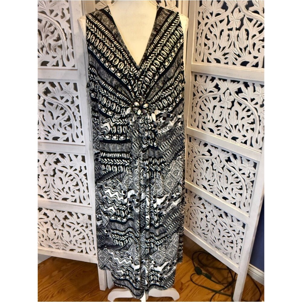 NWT Catherines Black and White Geometric Maxi Dress Sz 1X